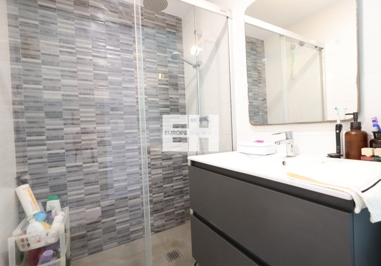 Resale - Bungalow - Pilar de la Horadada - Costa Blanca