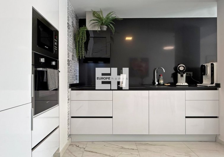 Resale - Apartment - Orihuela Costa - Costa Blanca