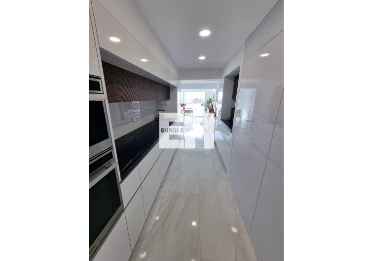 Resale - Apartment - Torrevieja - Centro