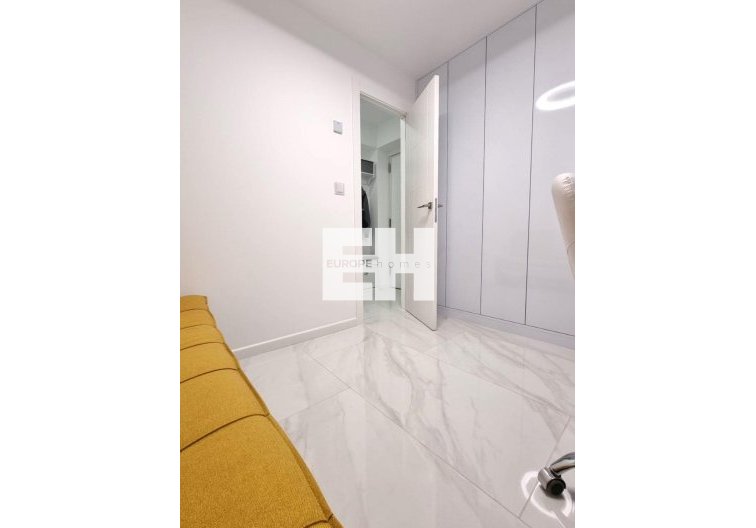 Resale - Apartment - Torrevieja - Centro