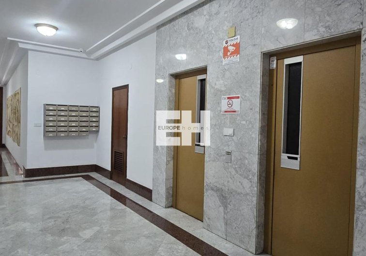 Segunda mano - Apartamento  - Torrevieja - Centro