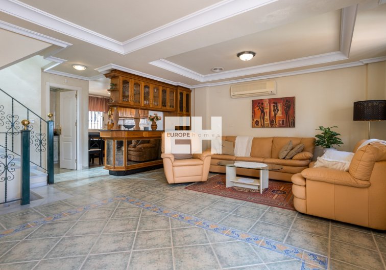 Resale - villa - Guardamar del Segura - Costa Blanca