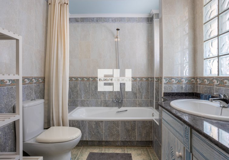 Resale - villa - Guardamar del Segura - Costa Blanca