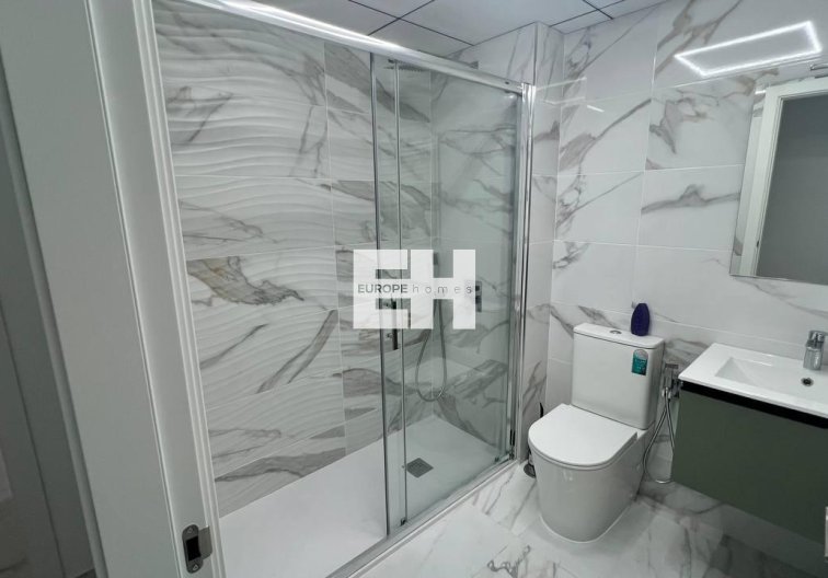 Segunda mano - Apartamento  - Torrevieja - Parque De Las Naciones