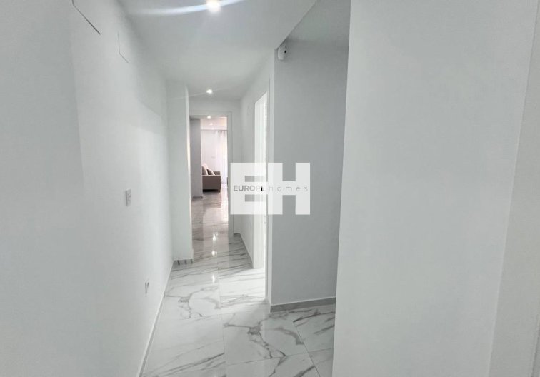 Segunda mano - Apartamento  - Torrevieja - Parque De Las Naciones