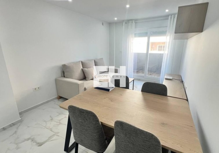 Segunda mano - Apartamento  - Torrevieja - Parque De Las Naciones