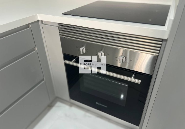 Segunda mano - Apartamento  - Torrevieja - Parque De Las Naciones