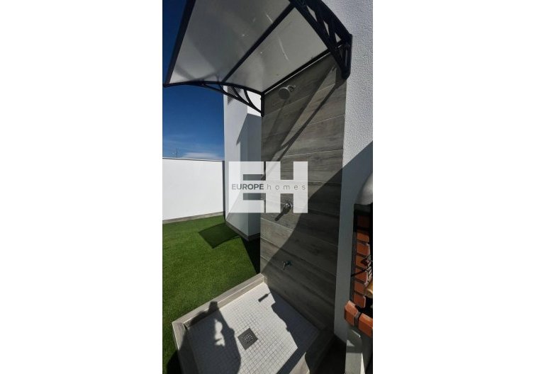 Segunda mano - Apartamento  - Torrevieja - Parque De Las Naciones