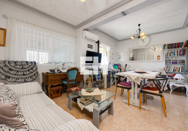 Herverkoop - villa - Torrevieja - Playa de los Locos