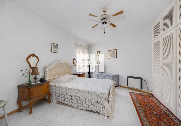 Herverkoop - villa - Torrevieja - Playa de los Locos