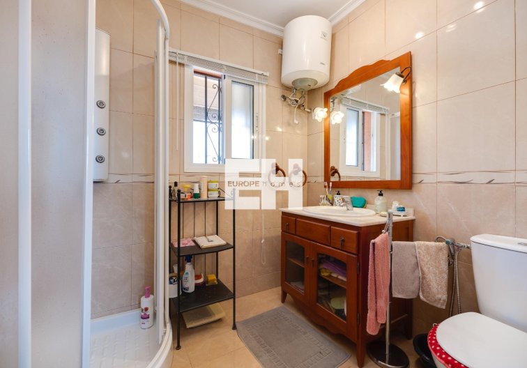 Herverkoop - villa - Torrevieja - Playa de los Locos