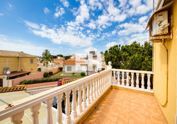 Herverkoop - villa - Torrevieja - Playa de los Locos