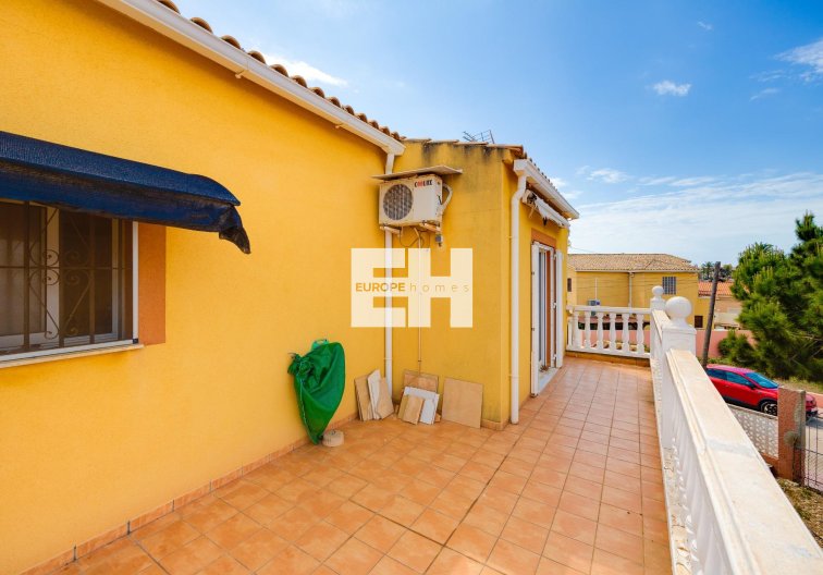 Herverkoop - villa - Torrevieja - Playa de los Locos