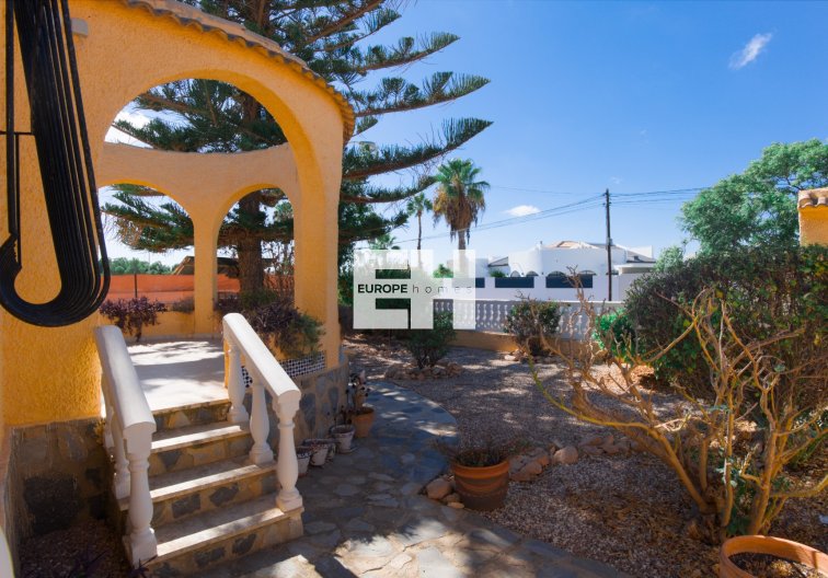 Herverkoop - villa - La Siesta - Costa Blanca