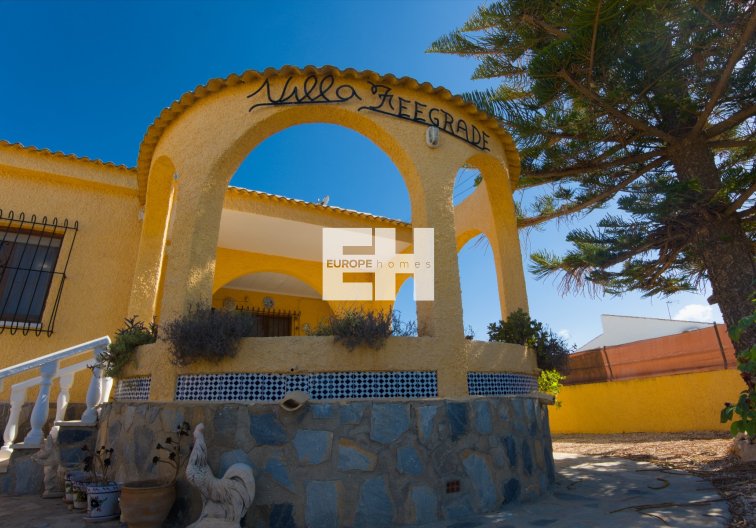 Herverkoop - villa - La Siesta - Costa Blanca