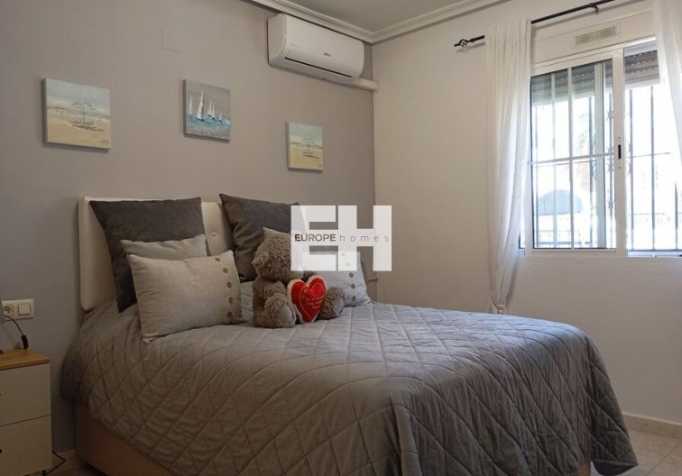 Segunda mano - villa - Villamartin - Costa Blanca