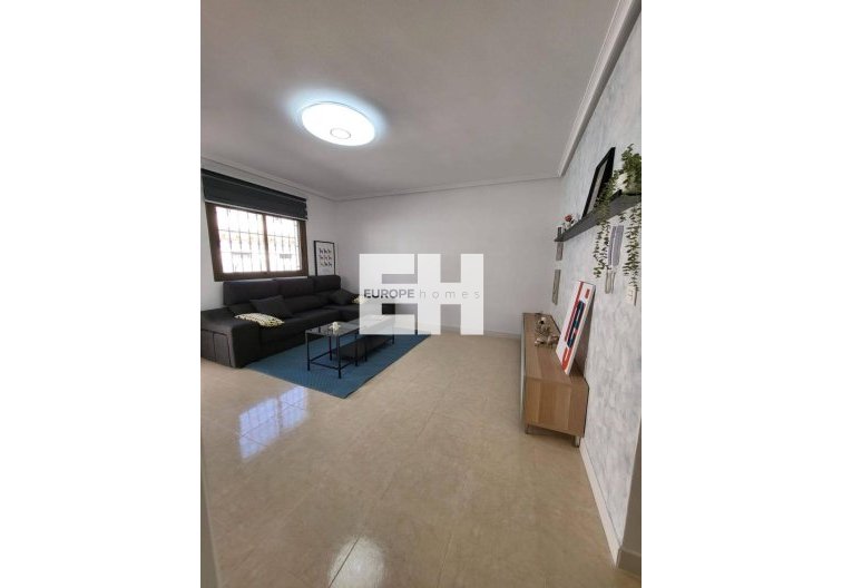 Segunda mano - town house - San Miguel de Salinas - Ciudad De Las Comunicaciones