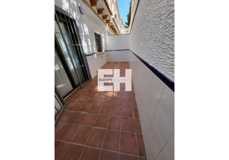 Segunda mano - town house - San Miguel de Salinas - Ciudad De Las Comunicaciones