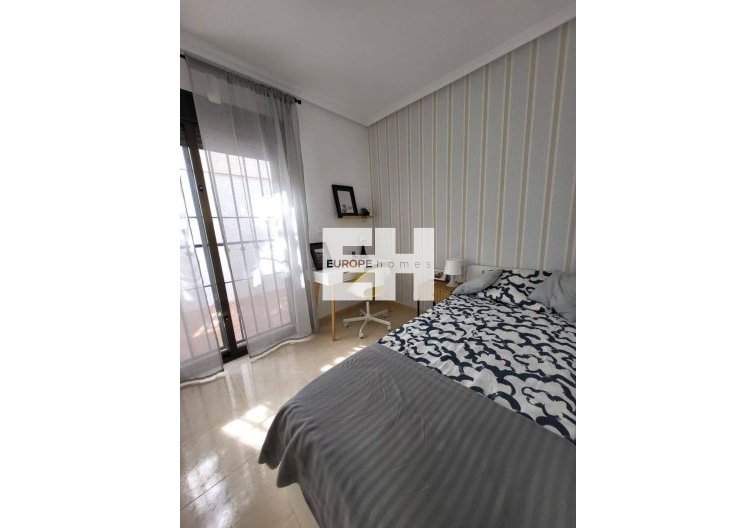 Segunda mano - town house - San Miguel de Salinas - Ciudad De Las Comunicaciones