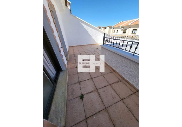 Segunda mano - town house - San Miguel de Salinas - Ciudad De Las Comunicaciones