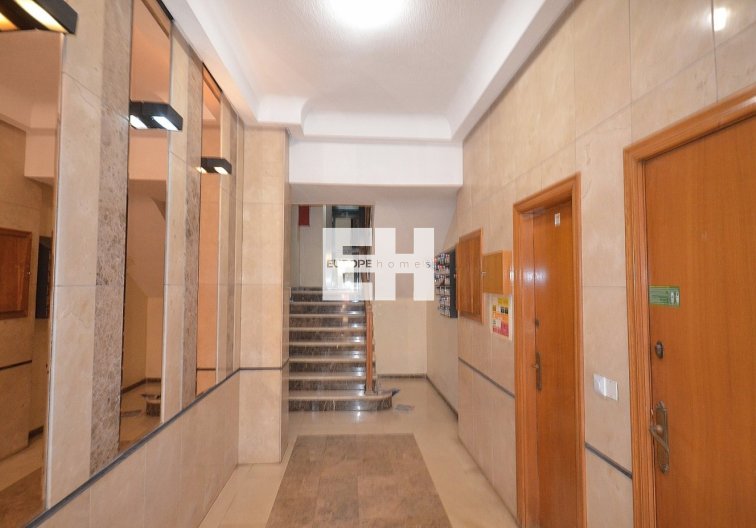 Segunda mano - Apartamento  - Torrevieja - Centro