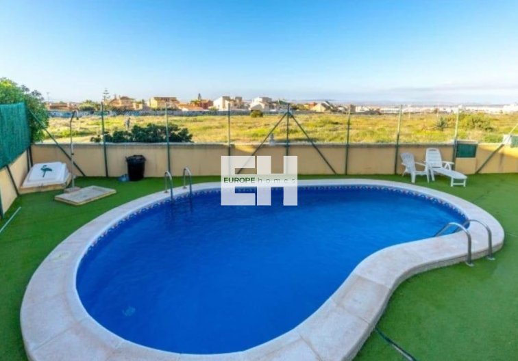 Resale - Semi Detached - Torrevieja - Aguas Nuevas