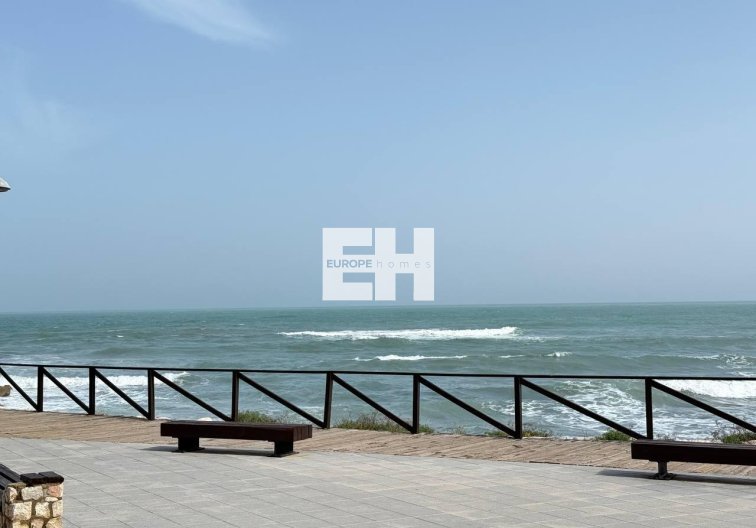 Resale - Apartment - Orihuela Costa - Punta Prima