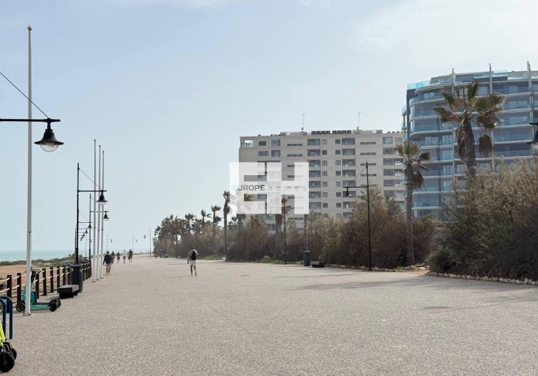 Resale - Apartment - Orihuela Costa - Punta Prima