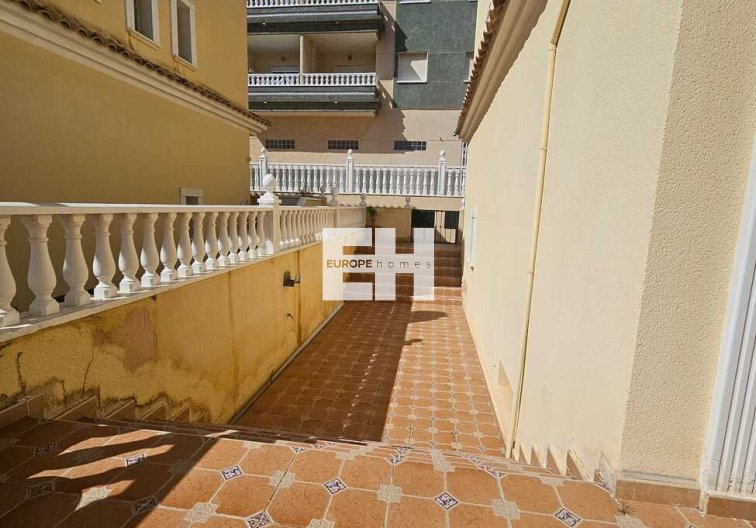 Revente - villa - Guardamar del Segura - Campomar