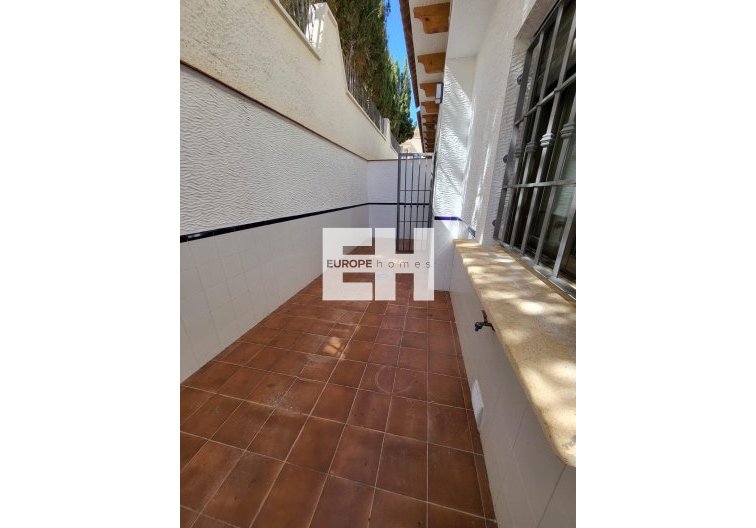 Resale - villa - San Miguel de Salinas - Cerro Del Sol