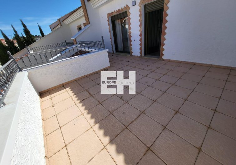 Segunda mano - town house - Villamartin - Costa Blanca