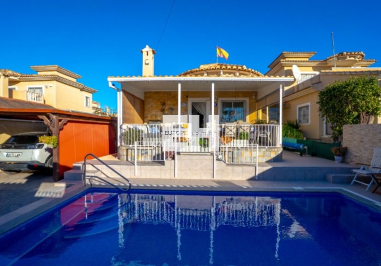 Segunda mano - villa - Torrevieja - Costa Blanca