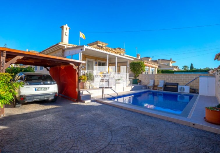 Segunda mano - villa - Torrevieja - Costa Blanca