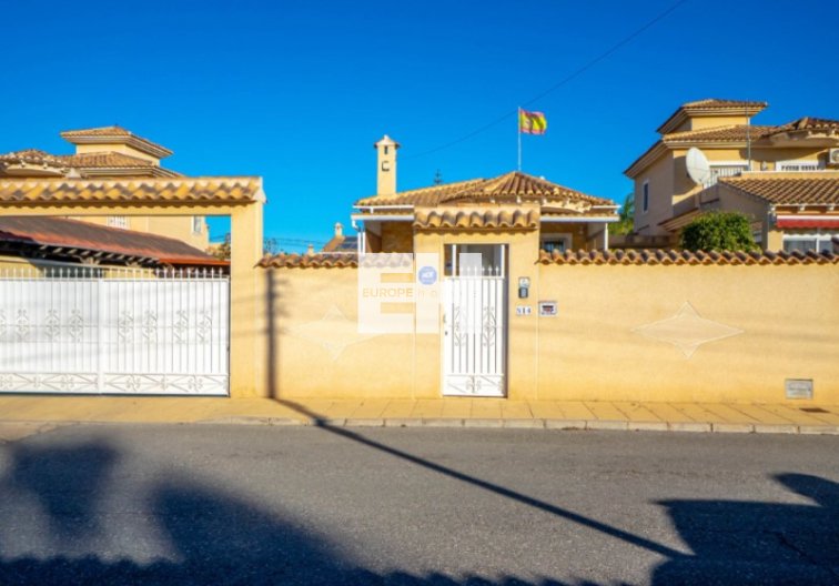 Segunda mano - villa - Torrevieja - Costa Blanca