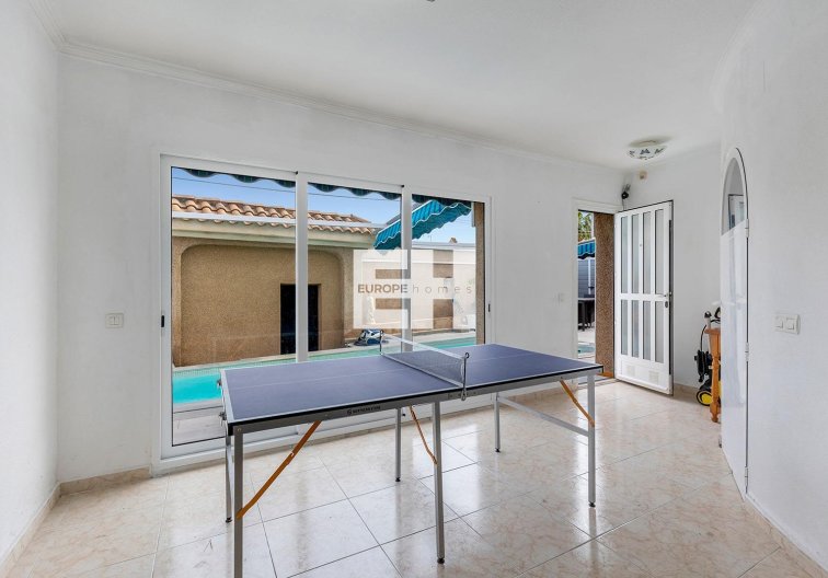 Segunda mano - villa - Torrevieja - Los Balcones - Los Altos Del Edén