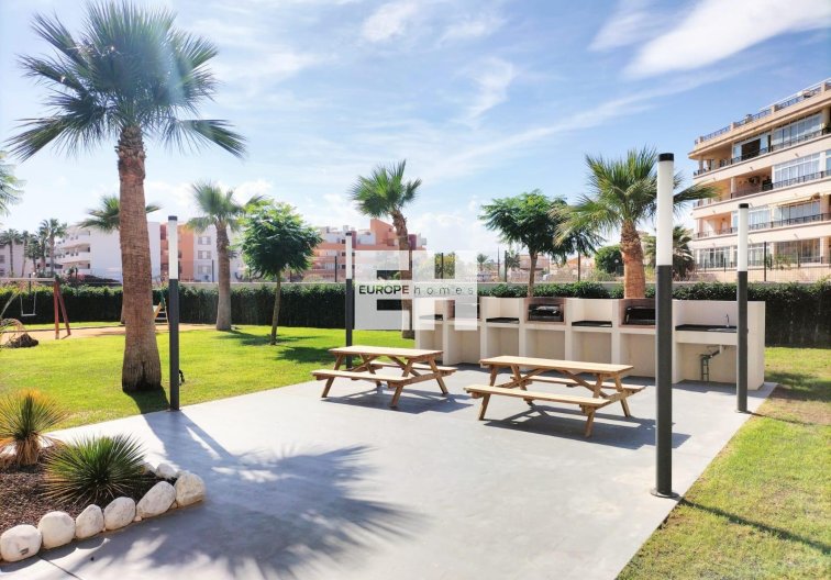 Resale - Apartment - Orihuela Costa - Punta Prima