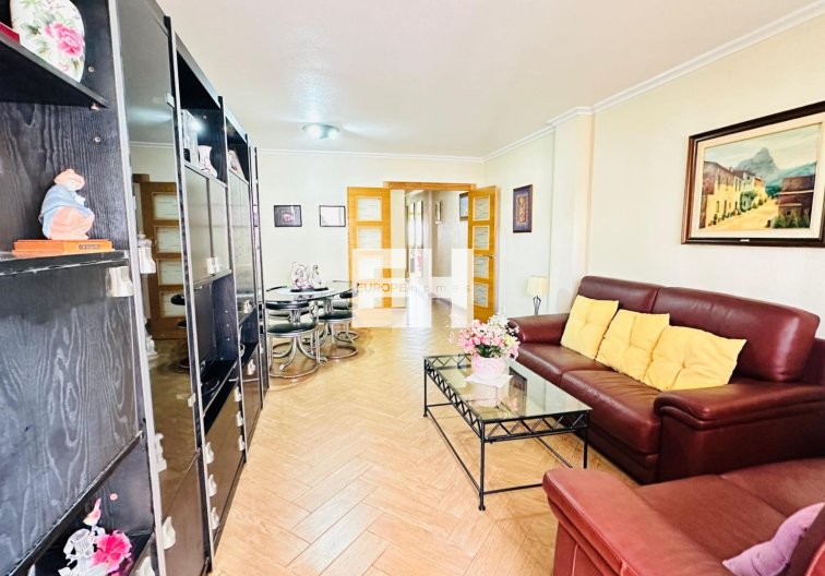 Segunda mano - Apartamento  - Torrevieja - Centro