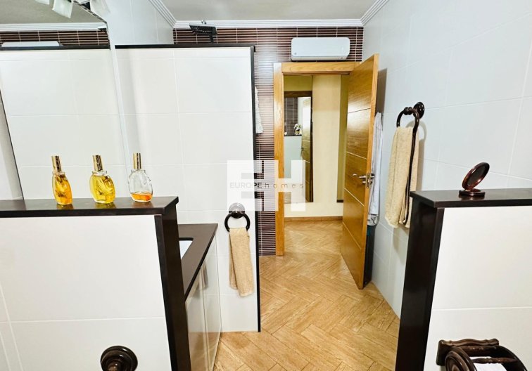 Segunda mano - Apartamento  - Torrevieja - Centro