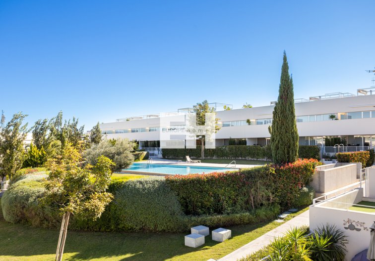 Resale - Apartment Penthouse - Torrevieja - Los Balcones 