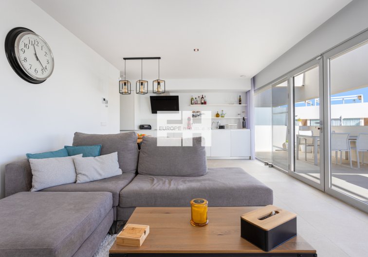 Resale - Apartment Penthouse - Torrevieja - Los Balcones 