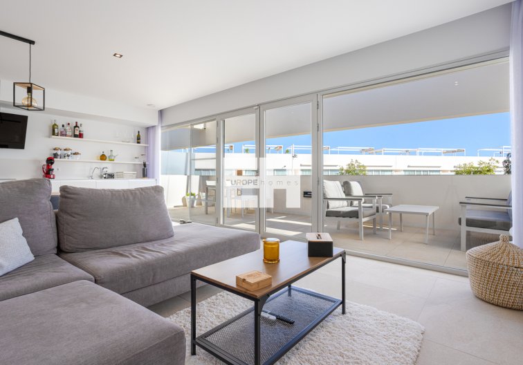 Resale - Apartment Penthouse - Torrevieja - Los Balcones 