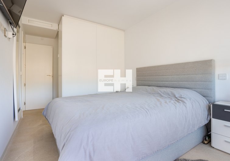 Resale - Apartment Penthouse - Torrevieja - Los Balcones 