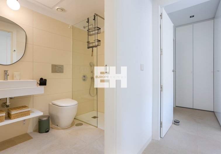 Resale - Apartment Penthouse - Torrevieja - Los Balcones 