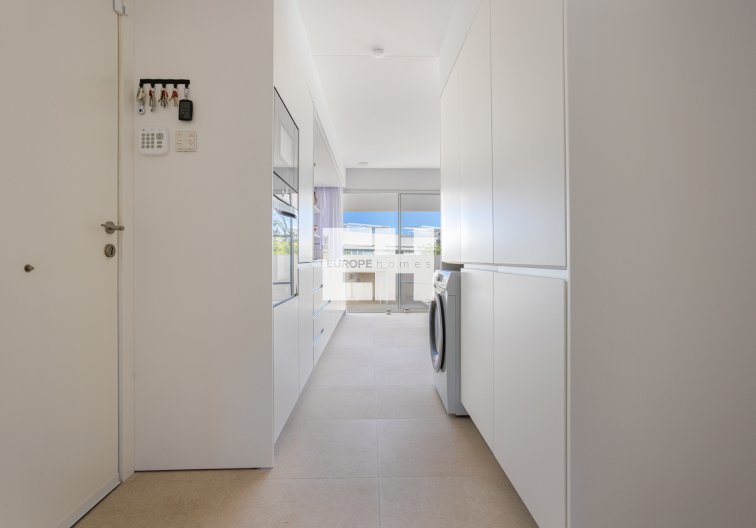 Resale - Apartment Penthouse - Torrevieja - Los Balcones 