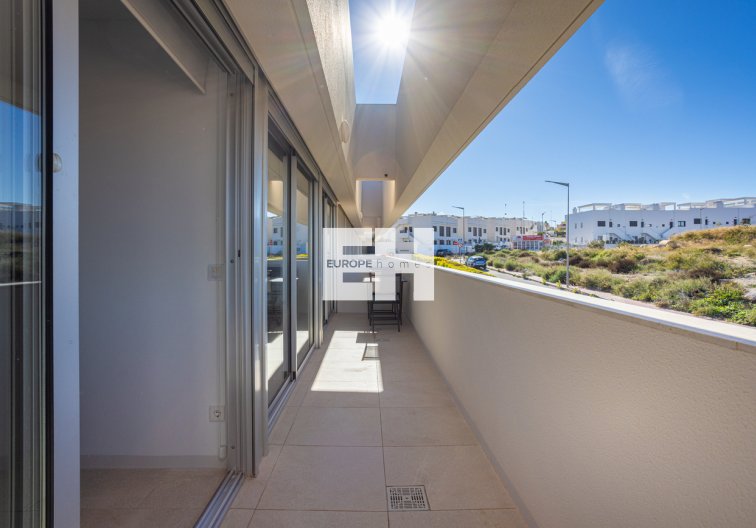 Resale - Apartment Penthouse - Torrevieja - Los Balcones 