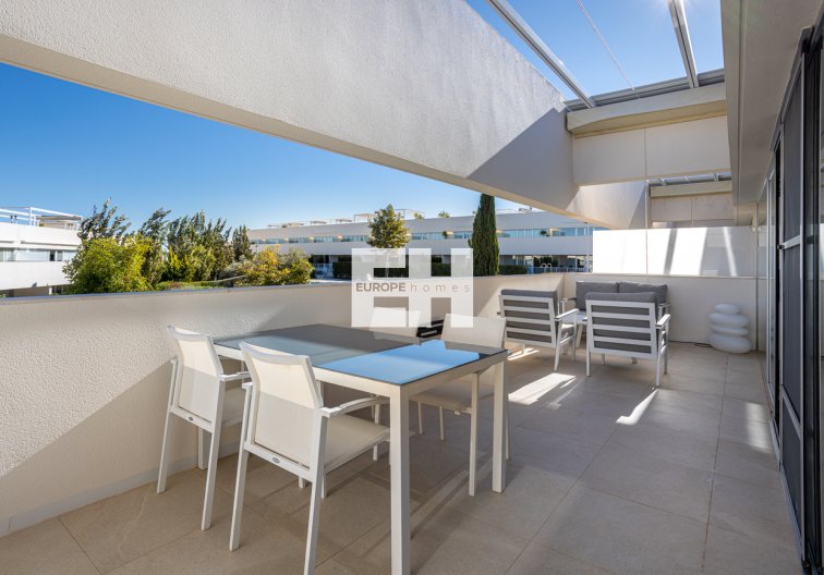 Resale - Apartment Penthouse - Torrevieja - Los Balcones 