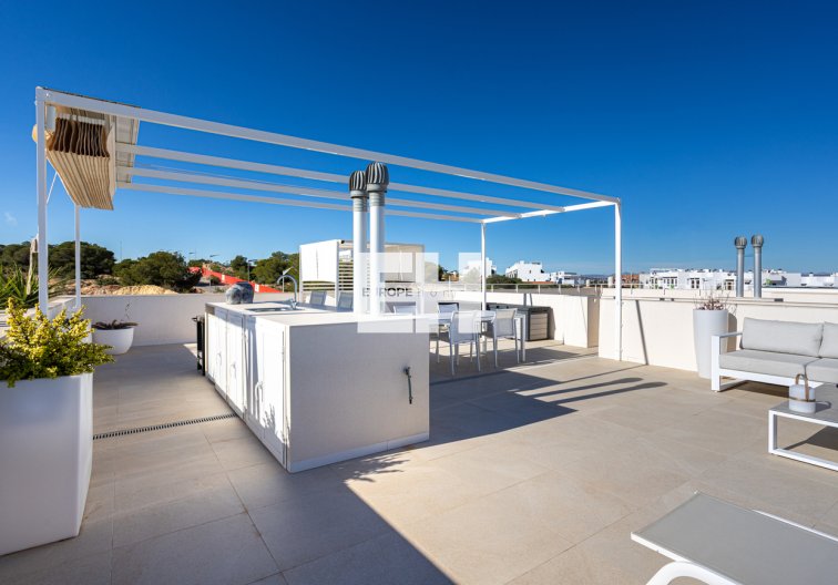 Resale - Apartment Penthouse - Torrevieja - Los Balcones 