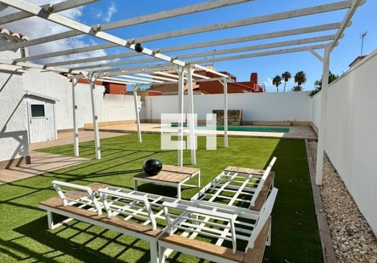 Segunda mano - villa - Torrevieja - Costa Blanca