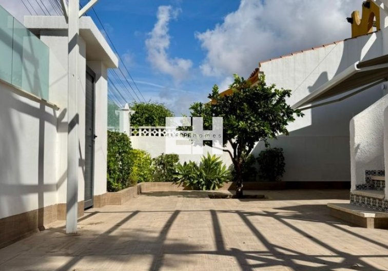 Segunda mano - villa - Torrevieja - Costa Blanca