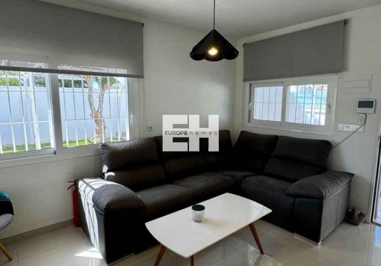 Segunda mano - villa - Torrevieja - Costa Blanca